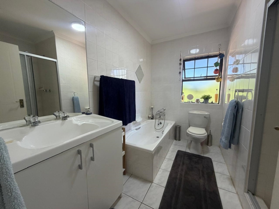3 Bedroom Property for Sale in Heather Park Western Cape